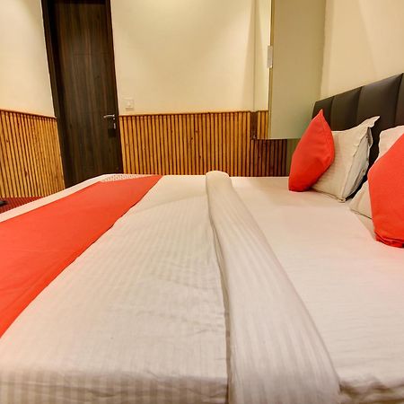 Hotel O Shri Sai Делі Екстер'єр фото