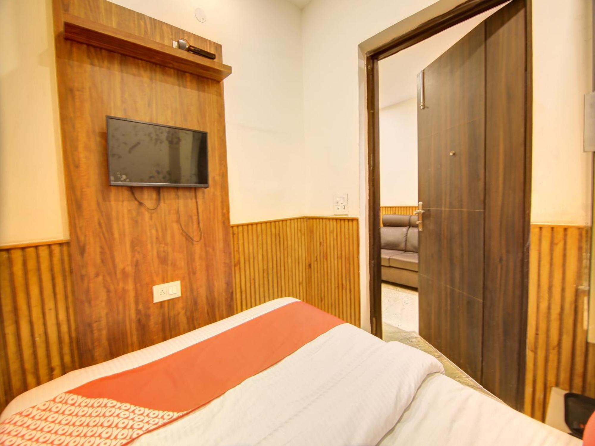 Hotel O Shri Sai Делі Екстер'єр фото