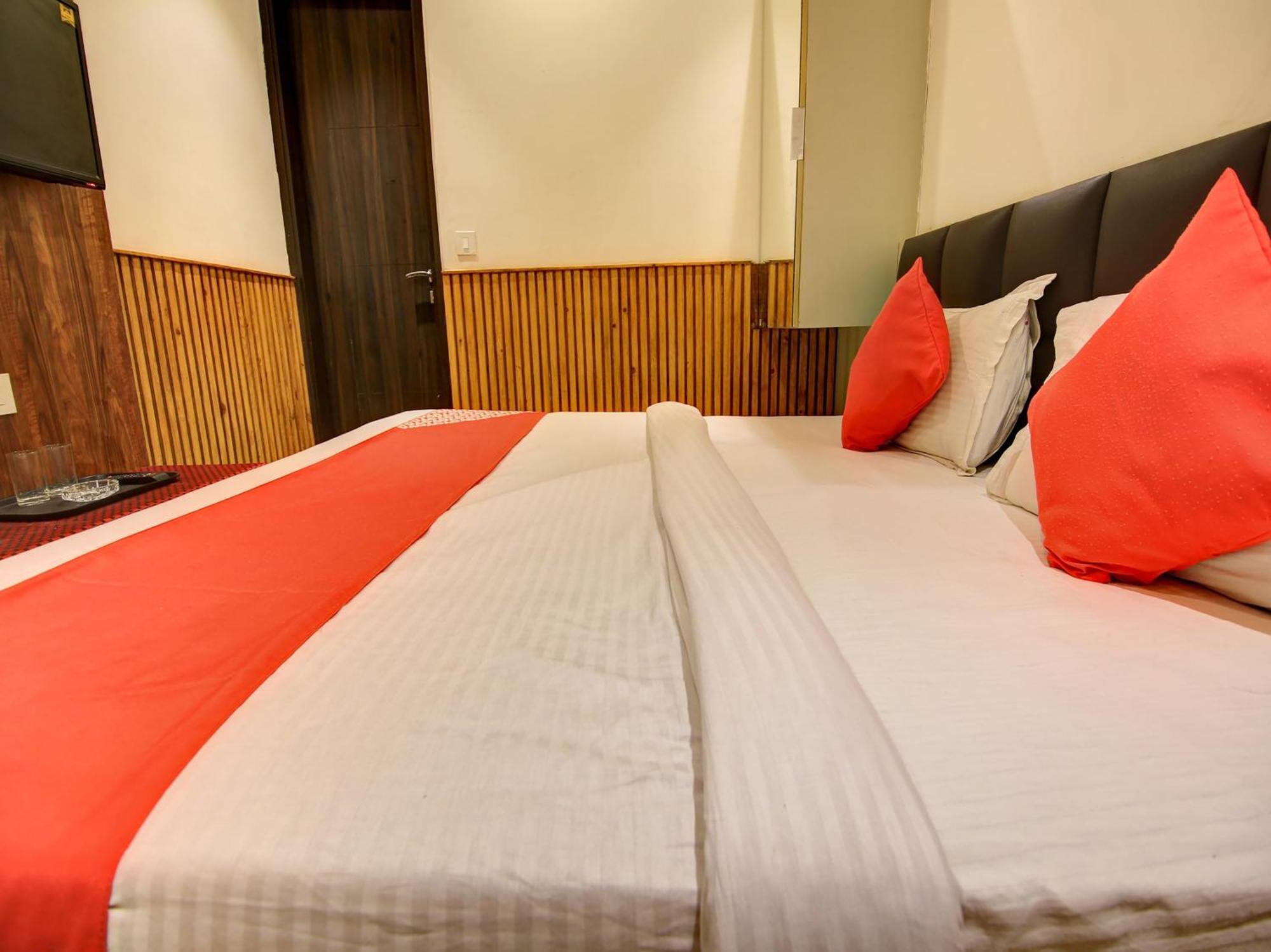 Hotel O Shri Sai Делі Екстер'єр фото