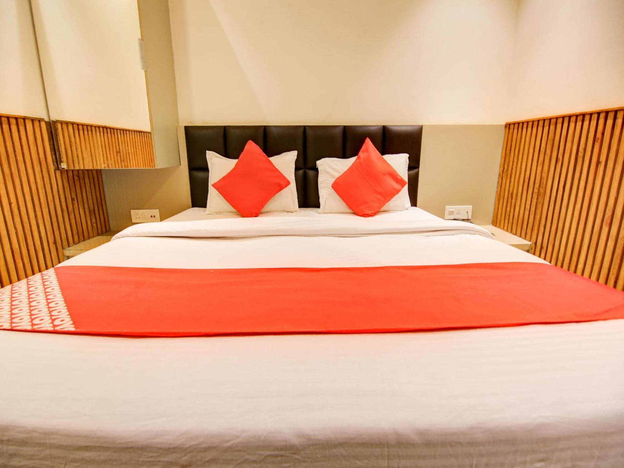 Hotel O Shri Sai Делі Екстер'єр фото