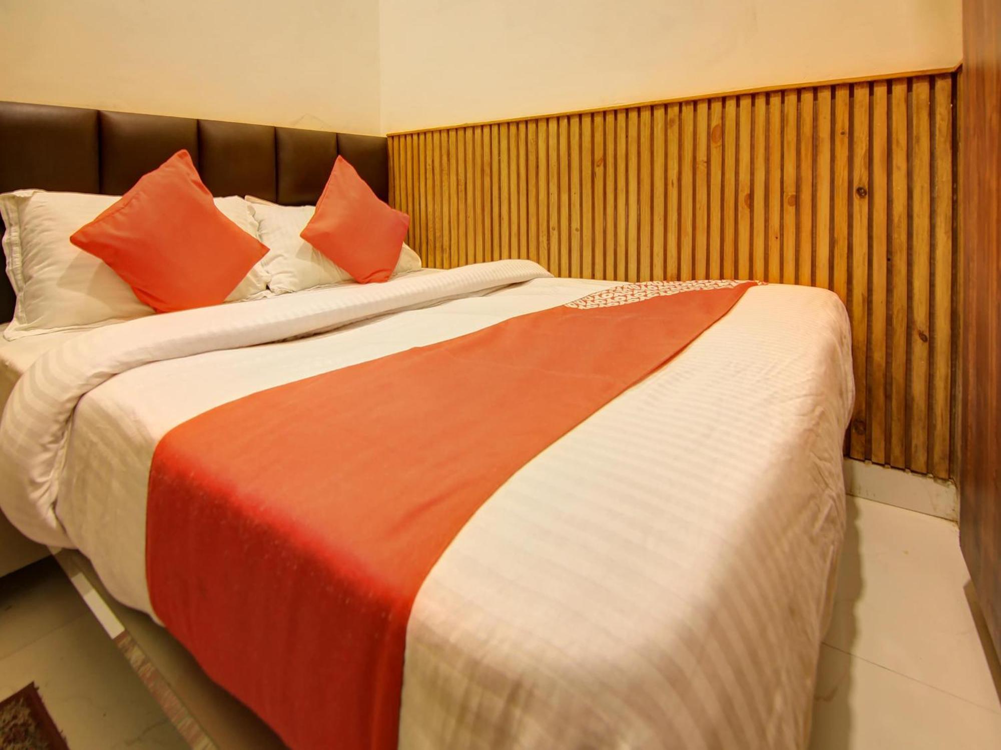 Hotel O Shri Sai Делі Екстер'єр фото